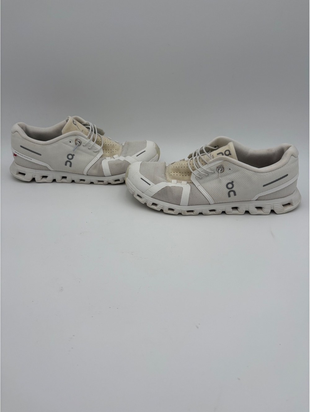On Cloud Woman’s Size 8 Running Shoes - Excellent Condition-Running Or Casual